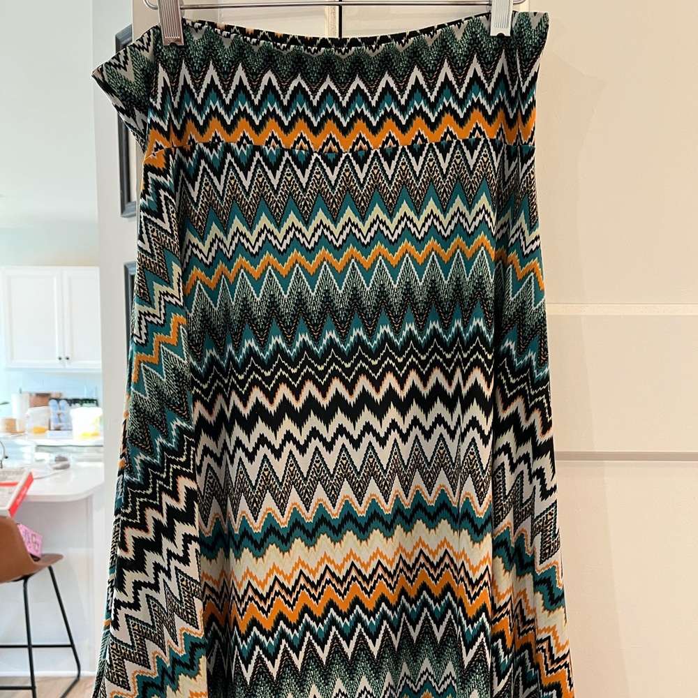 LuLaRoe Midi Skirt in Teal, Mustard, Black & White Zigzag